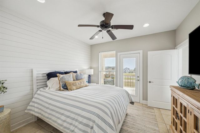 7 Ramrod, Hitchcock, TX 77563