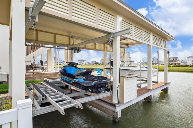 7 Ramrod, Hitchcock, TX 77563