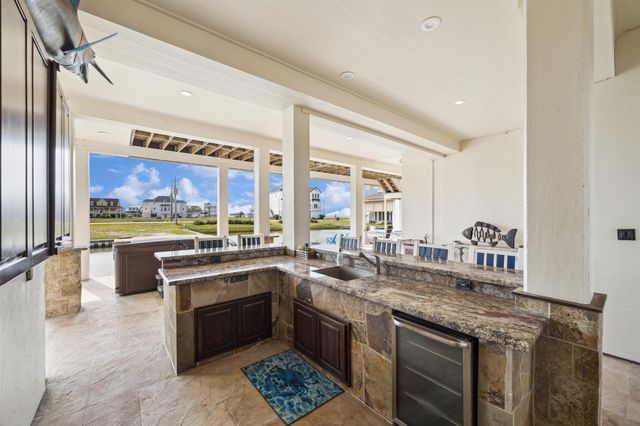 7 Ramrod, Hitchcock, TX 77563