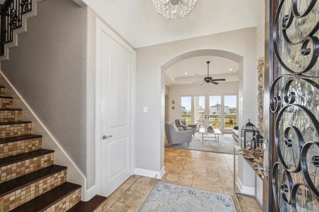 7 Ramrod, Hitchcock, TX 77563