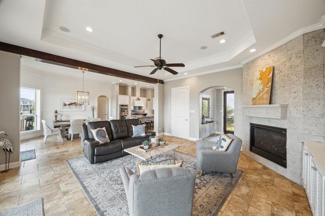 7 Ramrod, Hitchcock, TX 77563