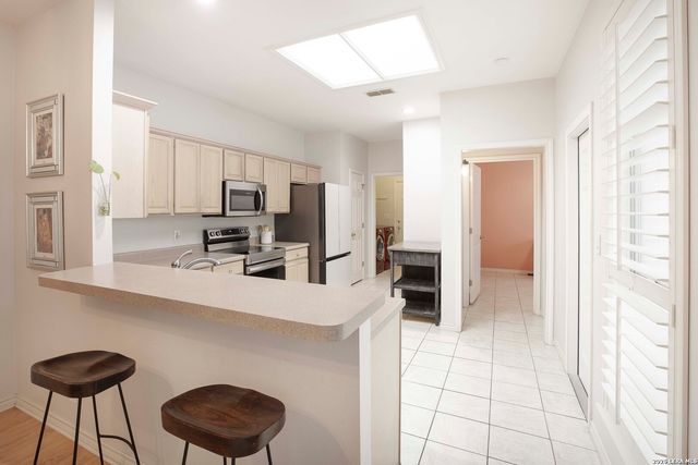 130 Oakwell Farms Parkway, San Antonio, TX 78218