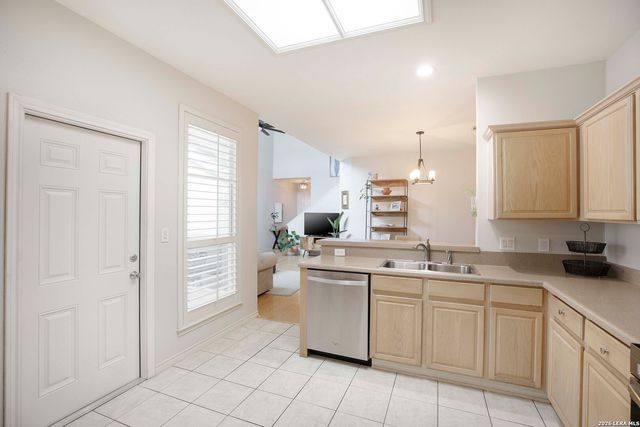 130 Oakwell Farms Parkway, San Antonio, TX 78218