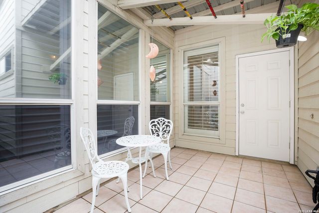 130 Oakwell Farms Parkway, San Antonio, TX 78218