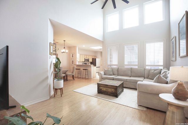 130 Oakwell Farms Parkway, San Antonio, TX 78218