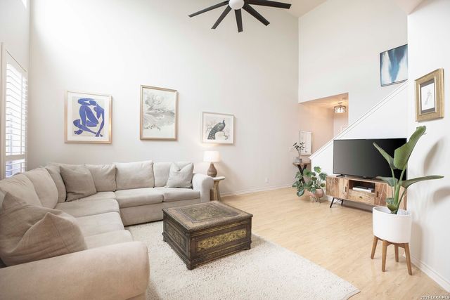 130 Oakwell Farms Parkway, San Antonio, TX 78218