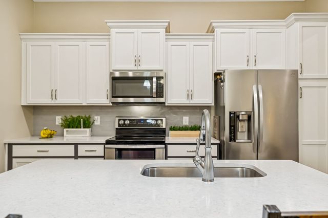 2355 Fairchild Cir Unit 102, Nolensville, TN 37135