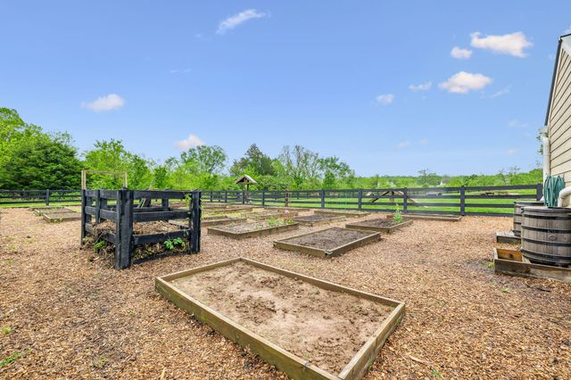 2355 Fairchild Cir Unit 102, Nolensville, TN 37135