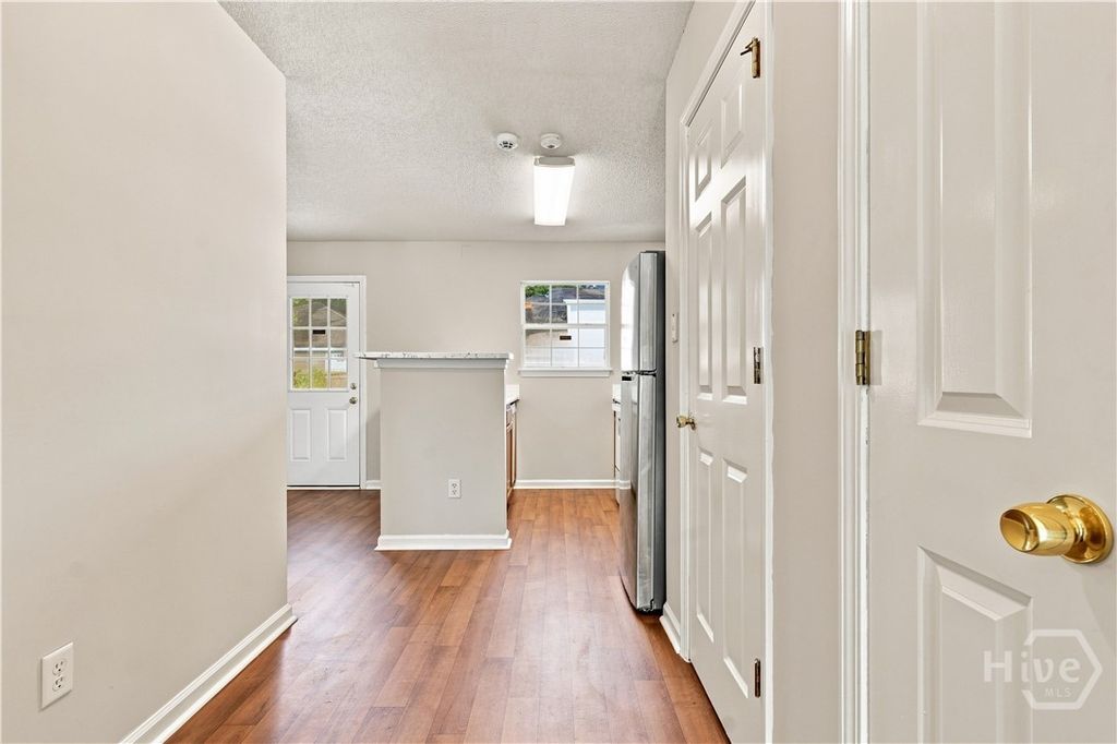 Image 11 of property listing at 7221 Garfield Street, Savannah, GA 31406