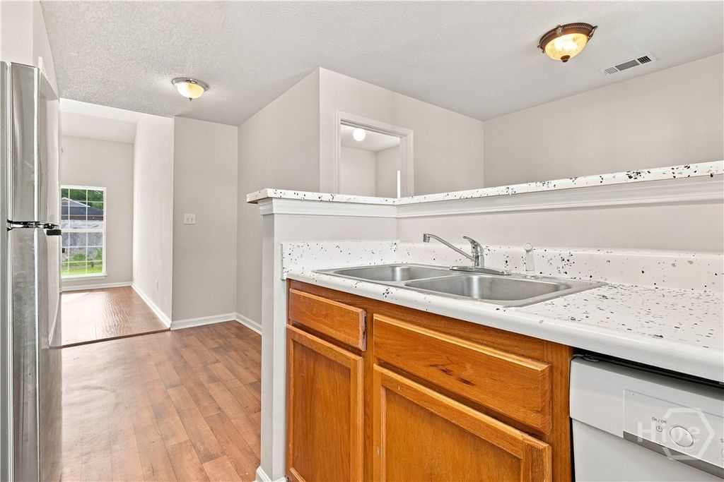 Image 15 of property listing at 7221 Garfield Street, Savannah, GA 31406