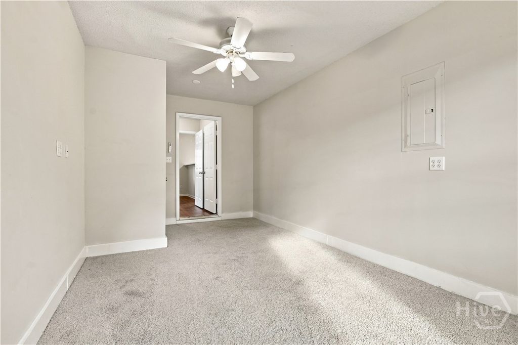 Image 20 of property listing at 7221 Garfield Street, Savannah, GA 31406