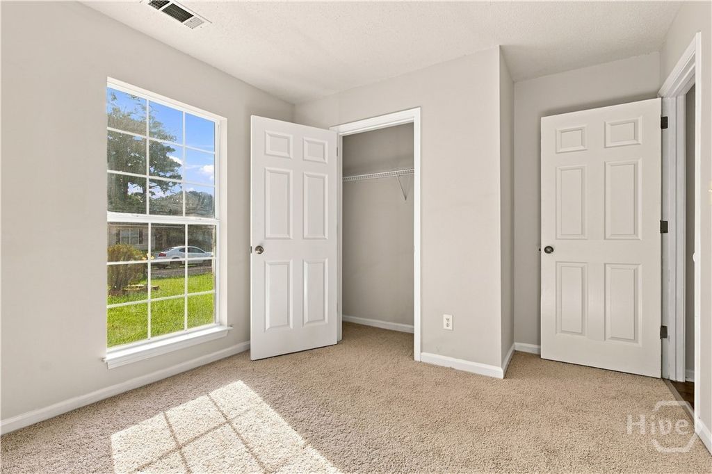Image 22 of property listing at 7221 Garfield Street, Savannah, GA 31406