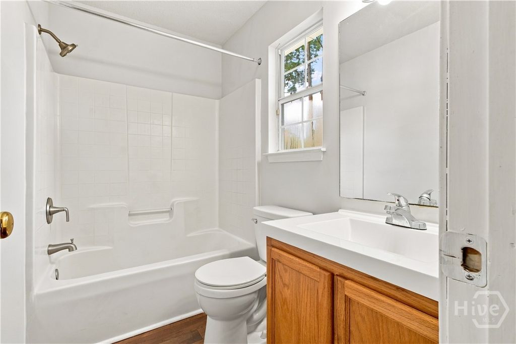 Image 29 of property listing at 7221 Garfield Street, Savannah, GA 31406