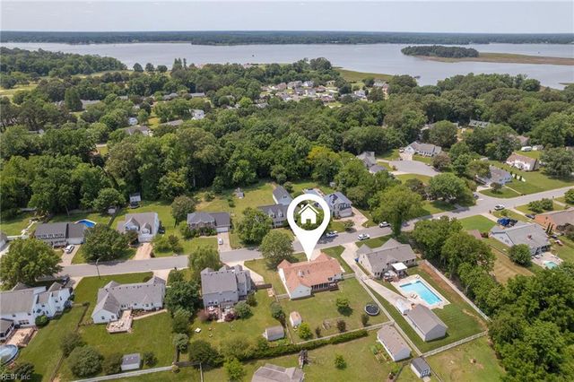 2714 Burning Tree LN, Suffolk, VA 23435