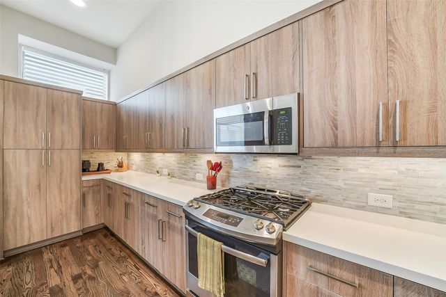 1004 California Street 203, Houston, TX 77006