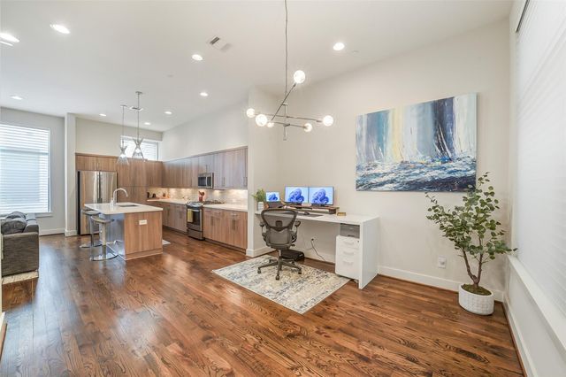 1004 California Street 203, Houston, TX 77006