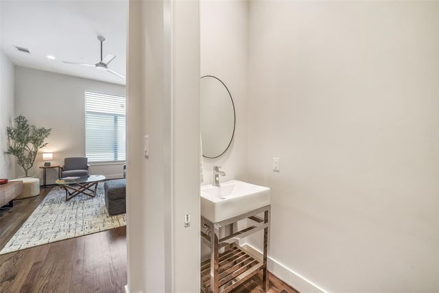 1004 California Street 203, Houston, TX 77006