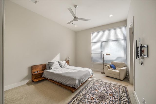 1004 California Street 203, Houston, TX 77006