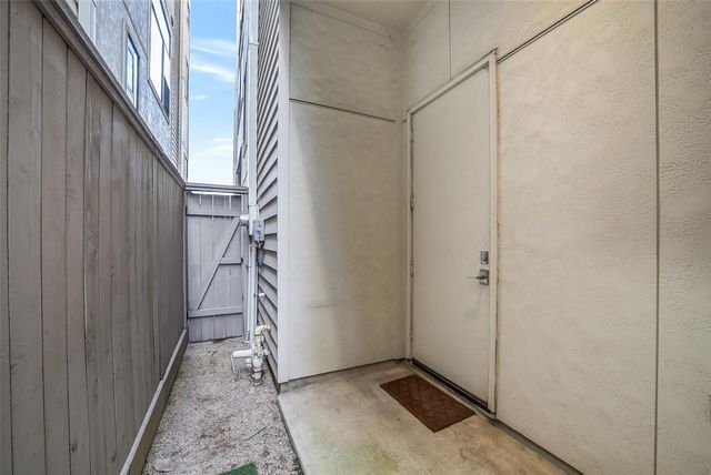 1004 California Street 203, Houston, TX 77006