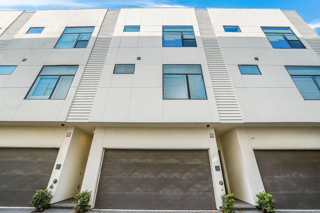 1004 California Street 203, Houston, TX 77006