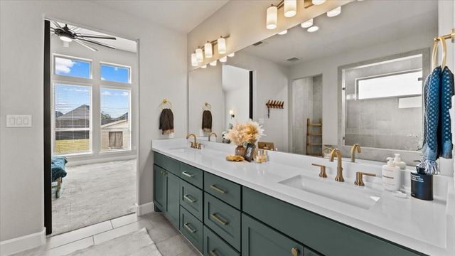 19203 Seabiscuit Stable Trail, Tomball, TX 77377