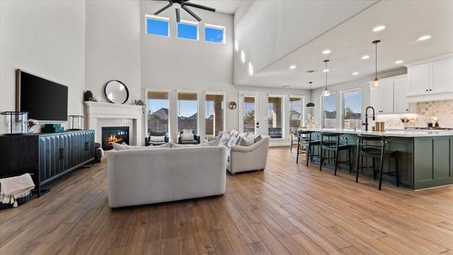 19203 Seabiscuit Stable Trail, Tomball, TX 77377