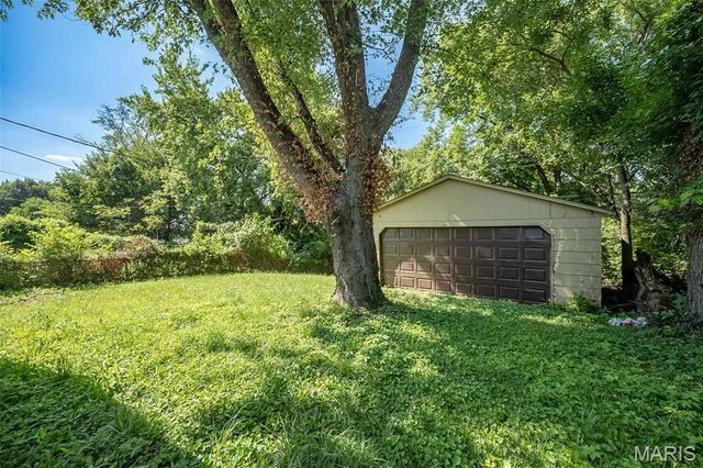 143 Roderick Drive, St Louis, MO 63137