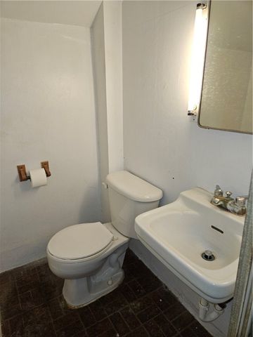 1602 6th Avenue, Beaver Falls, PA 15010