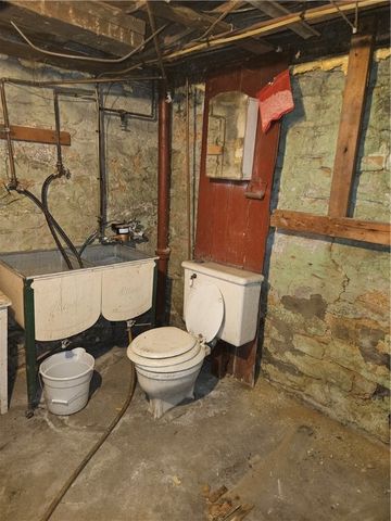 1602 6th Avenue, Beaver Falls, PA 15010