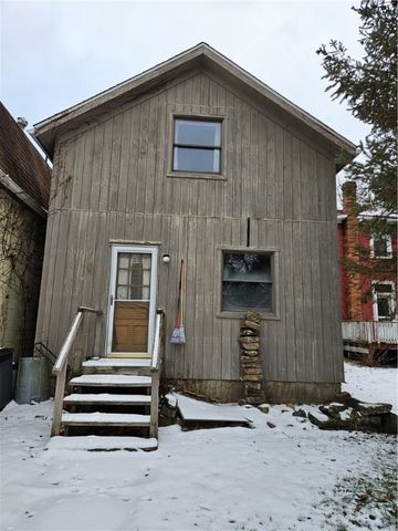 1602 6th Avenue, Beaver Falls, PA 15010