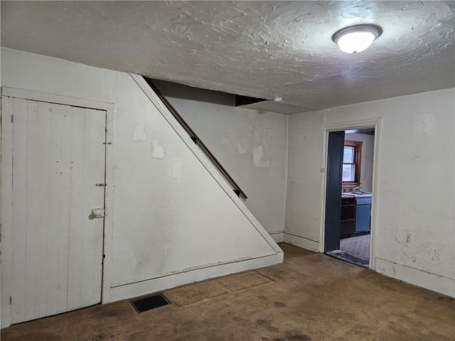 1602 6th Avenue, Beaver Falls, PA 15010