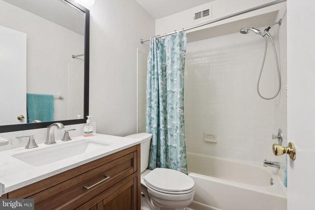 169 A BRADFORD COURT, Mount Laurel, NJ 08054