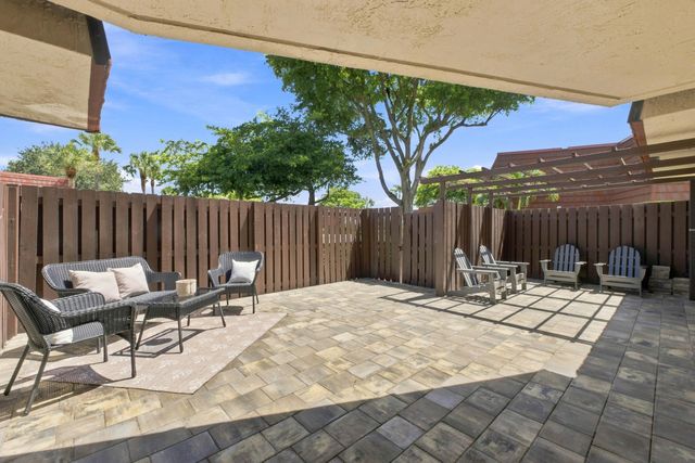 8554 Boca Rio Drive, Boca Raton, FL 33433