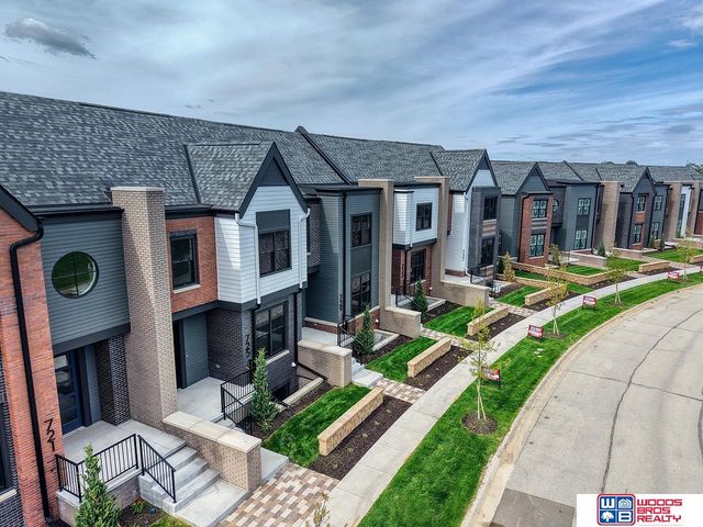 713 Blue Sage Boulevard, Lincoln, NE 68521