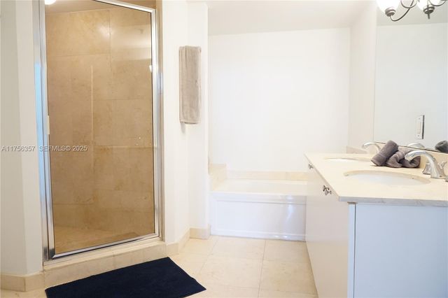 17555 Atlantic Boulevard 606, Sunny Isles Beach, FL 33160