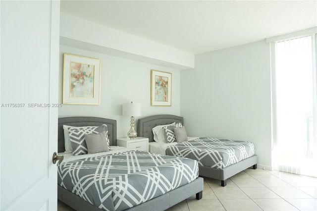 17555 Atlantic Boulevard 606, Sunny Isles Beach, FL 33160