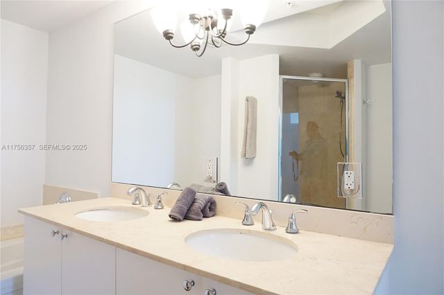 17555 Atlantic Boulevard 606, Sunny Isles Beach, FL 33160