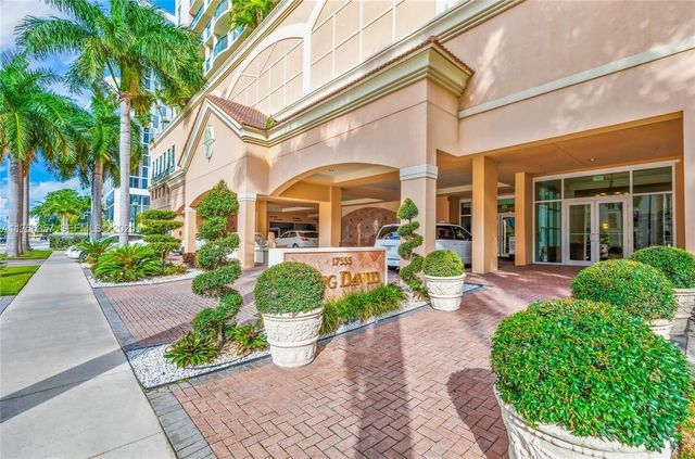 17555 Atlantic Boulevard 606, Sunny Isles Beach, FL 33160