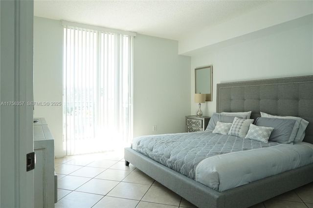 17555 Atlantic Boulevard 606, Sunny Isles Beach, FL 33160
