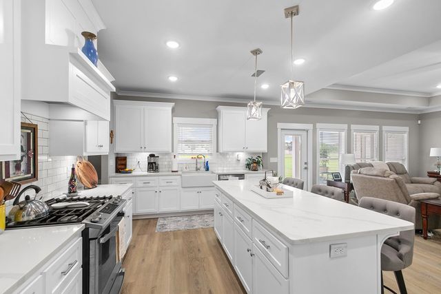 116 Heritage Way, Headland, AL 36345
