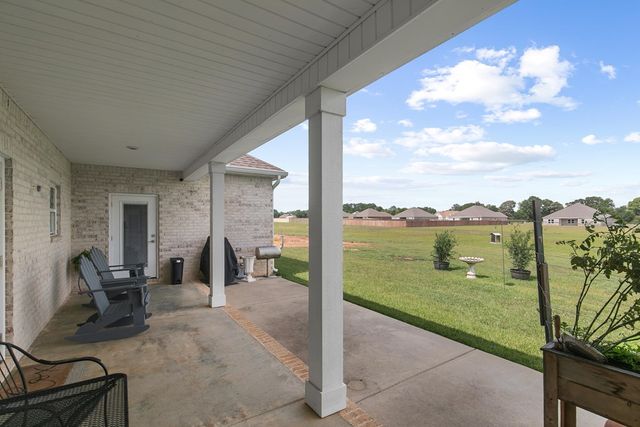116 Heritage Way, Headland, AL 36345