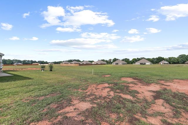 116 Heritage Way, Headland, AL 36345
