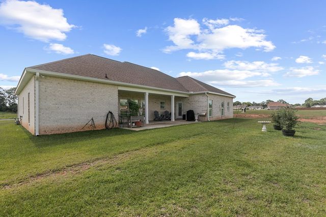116 Heritage Way, Headland, AL 36345