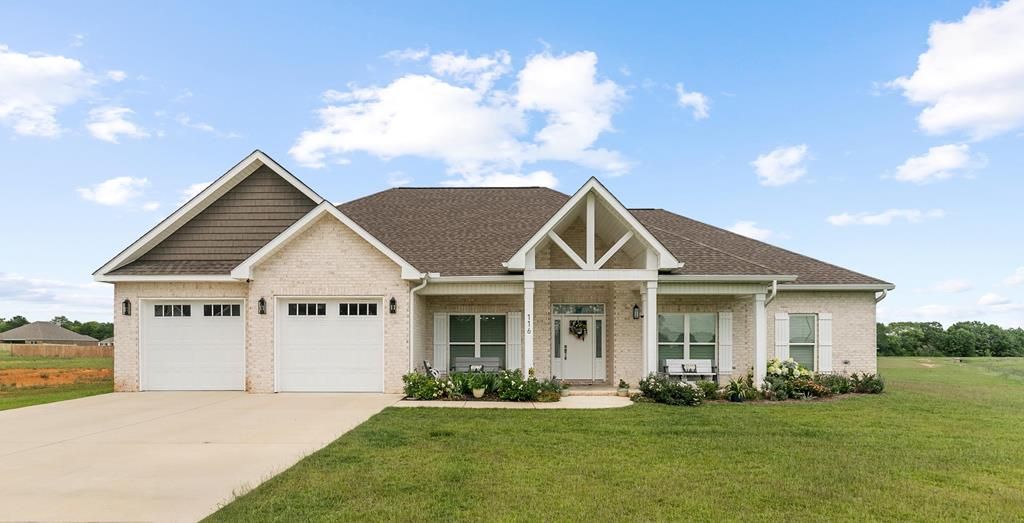 116 Heritage Way, Headland, AL 36345