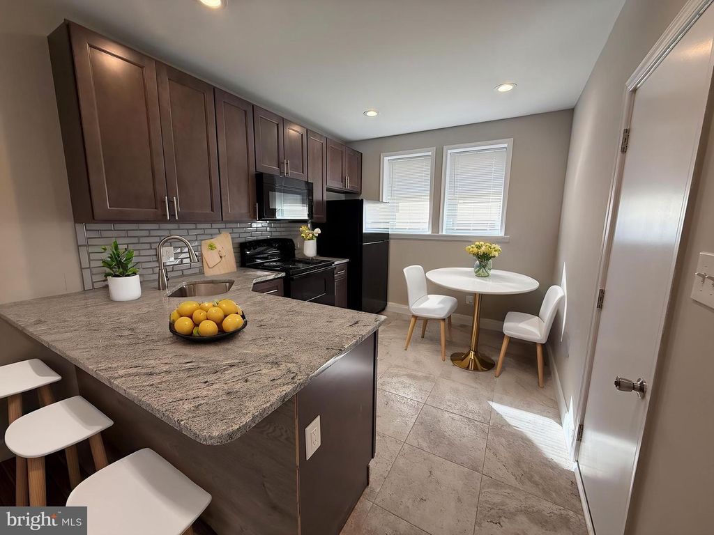 430 FERN ST, Philadelphia, PA 19120