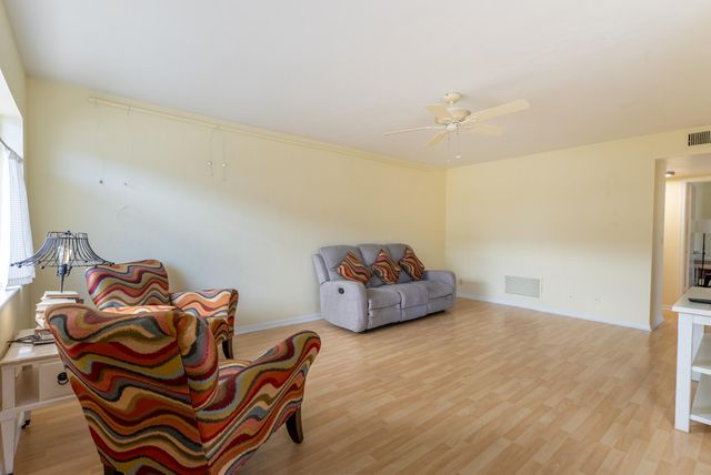 2840 Lake Osborne Drive 111, Lake Worth, FL 33461