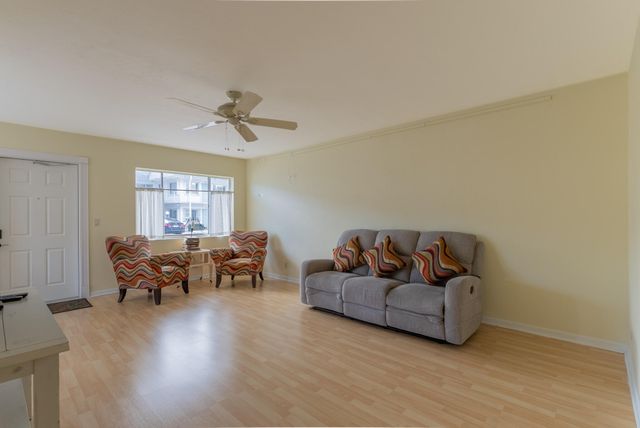 2840 Lake Osborne Drive 111, Lake Worth, FL 33461