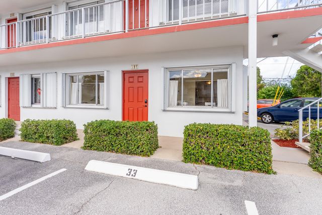 2840 Lake Osborne Drive 111, Lake Worth, FL 33461