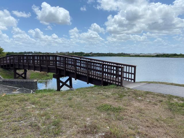 2840 Lake Osborne Drive 111, Lake Worth, FL 33461