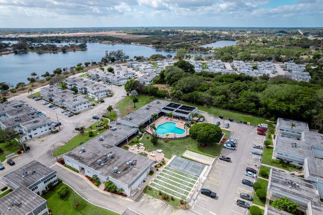 2840 Lake Osborne Drive 111, Lake Worth, FL 33461